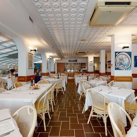 Hotel Zunino Споторно Екстериор снимка