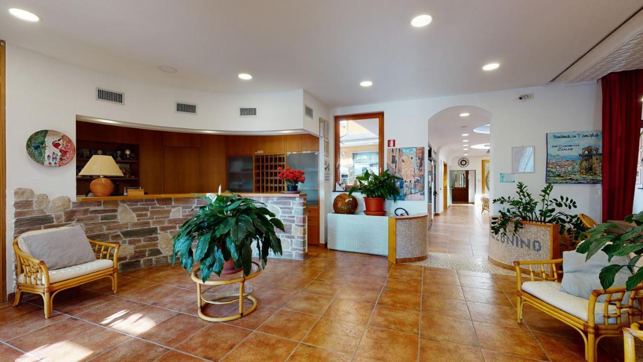 Hotel Zunino Споторно Екстериор снимка