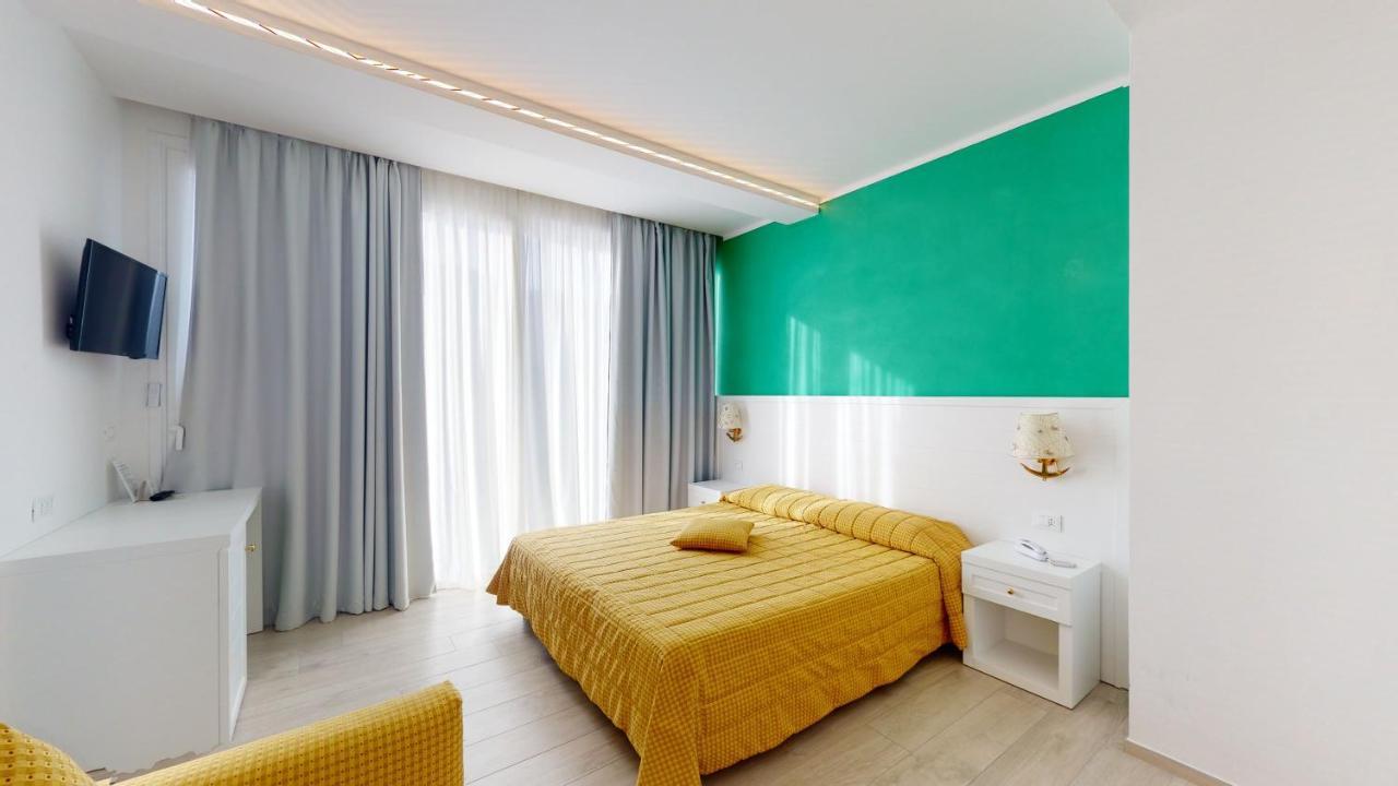 Hotel Zunino Споторно Екстериор снимка