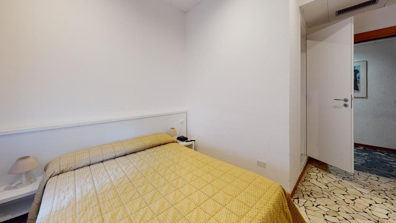 Hotel Zunino Споторно Екстериор снимка