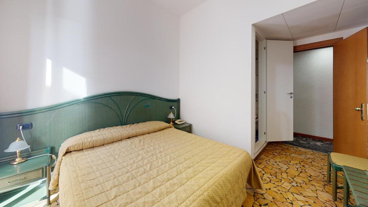 Hotel Zunino Споторно Екстериор снимка