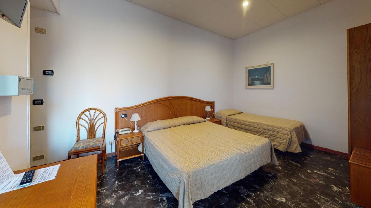 Hotel Zunino Споторно Екстериор снимка