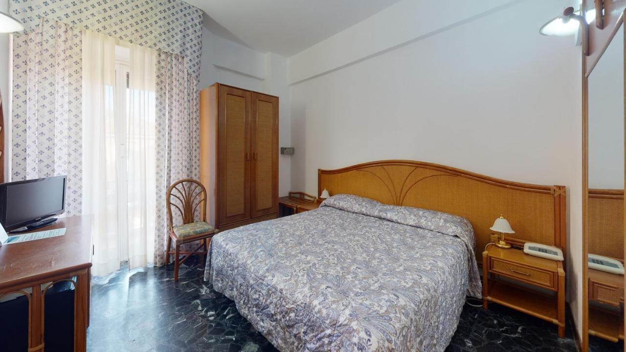 Hotel Zunino Споторно Екстериор снимка