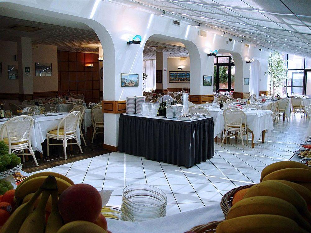 Hotel Zunino Споторно Екстериор снимка