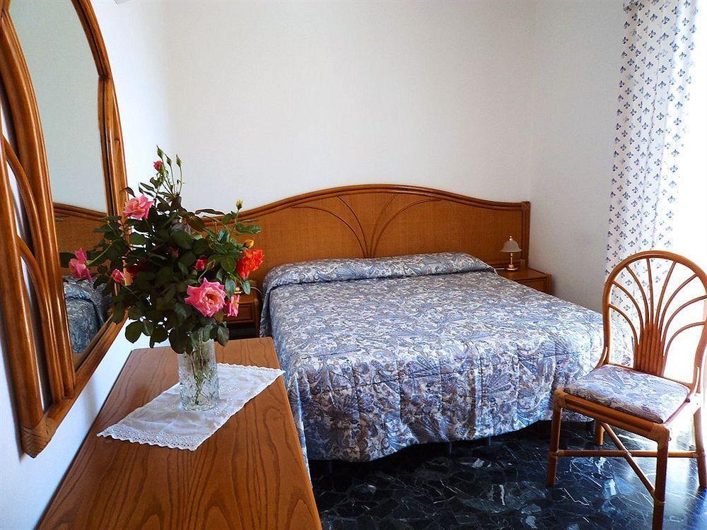 Hotel Zunino Споторно Екстериор снимка