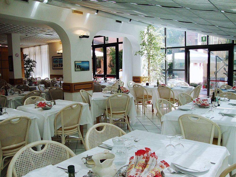 Hotel Zunino Споторно Екстериор снимка