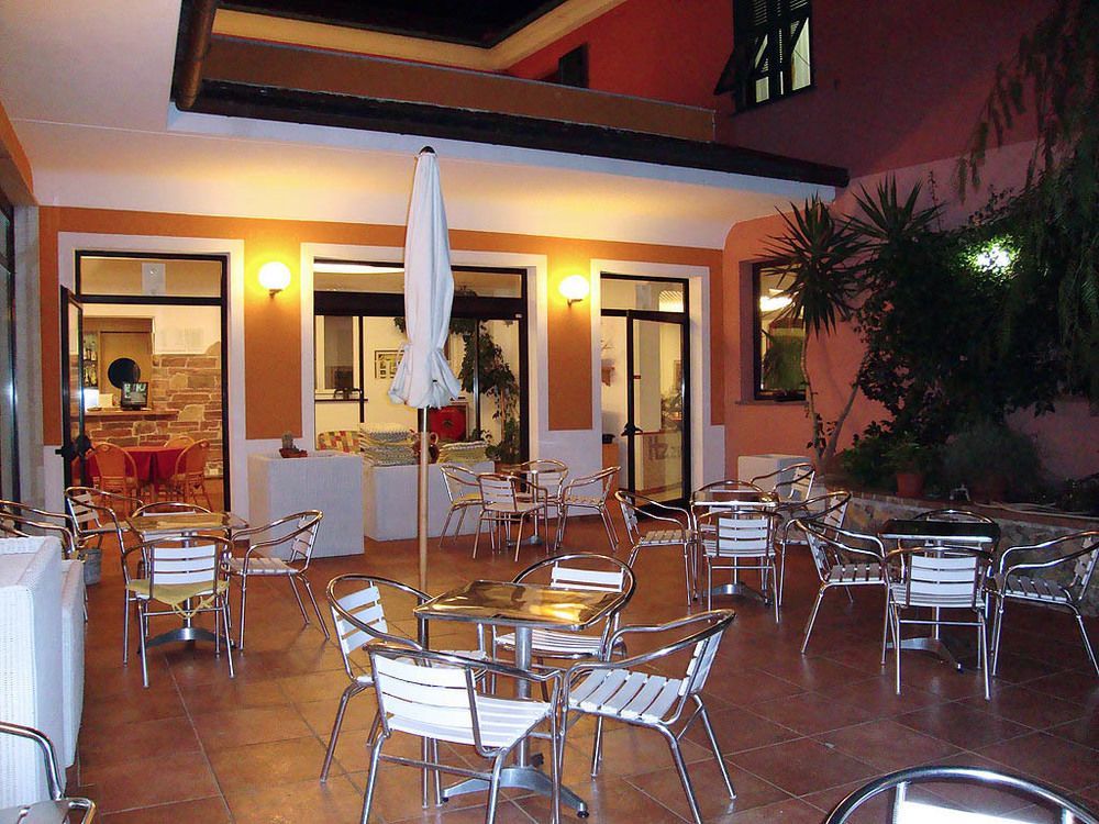 Hotel Zunino Споторно Екстериор снимка